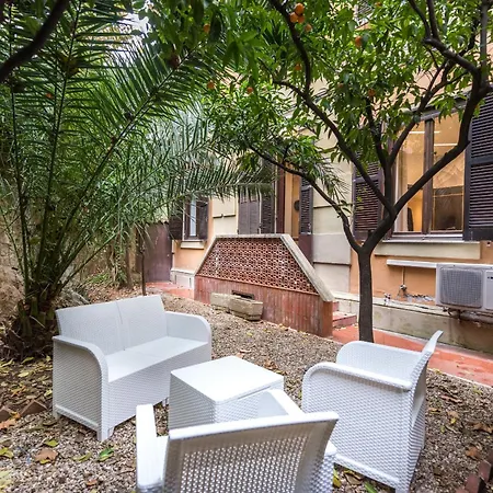 Trastevere Suites Luxury Garden Retreat-3